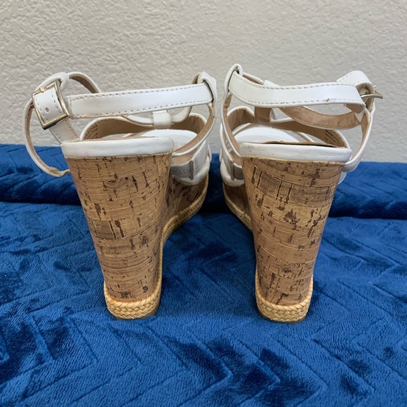 ❤Z01-Call it spring white cork heel wedges - Picture 3 of 7